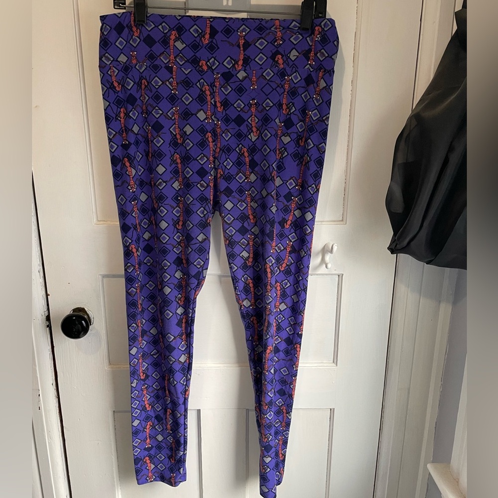 LuLaRoe Praying Mantis Tall & Curvey Leggings
